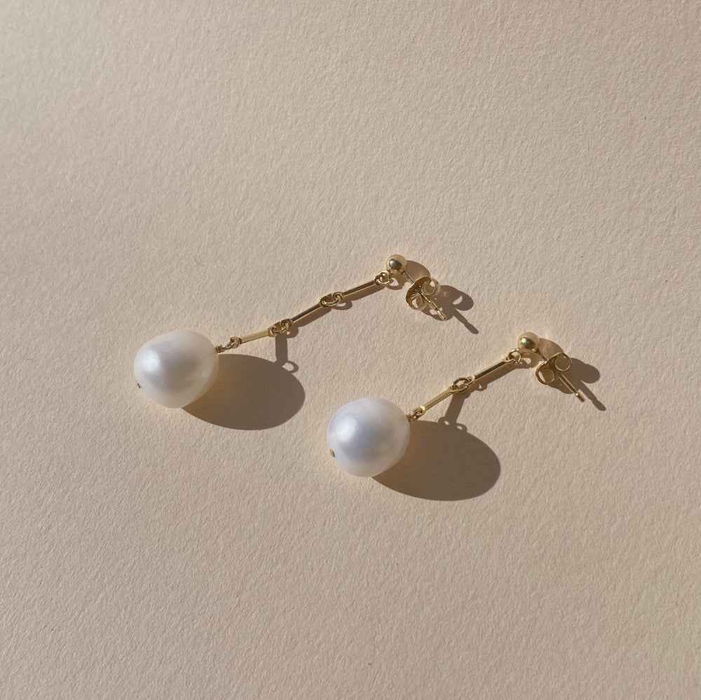 
                  
                    Load image into Gallery viewer, Imogen Earrings
                  
                