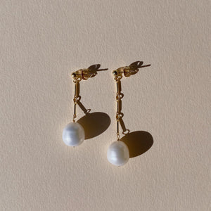 
                  
                    Load image into Gallery viewer, Imogen Earrings
                  
                