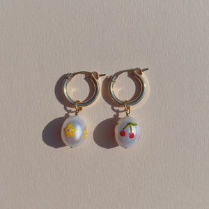 
                  
                    Load image into Gallery viewer, Cherry Flowers Earrings
                  
                