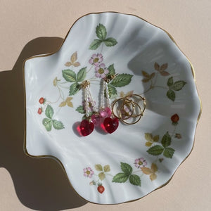 
                  
                    Load image into Gallery viewer, Vintage Strawberry Shell Wedgewood Dish
                  
                